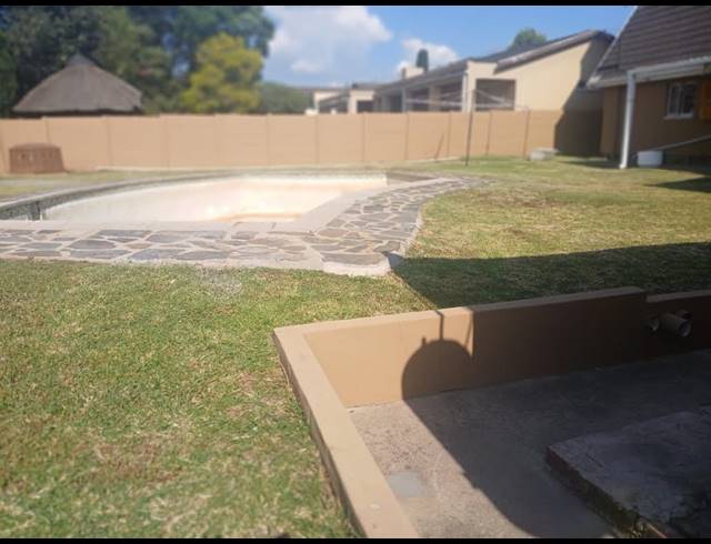 5 bed property for sale in RIDGEWAY